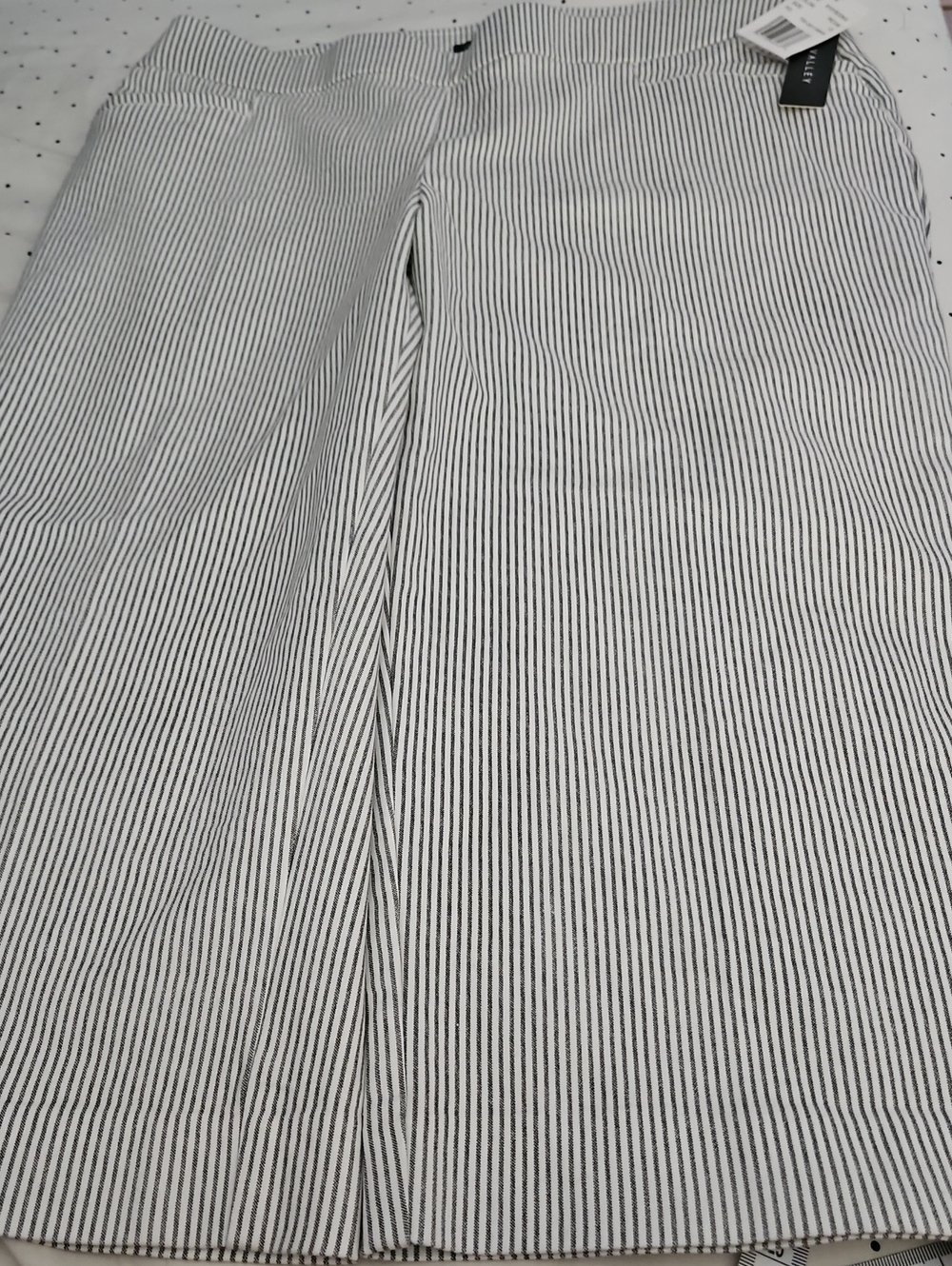 Napa Valley Grey And White Stripe Capri Pants Size 12